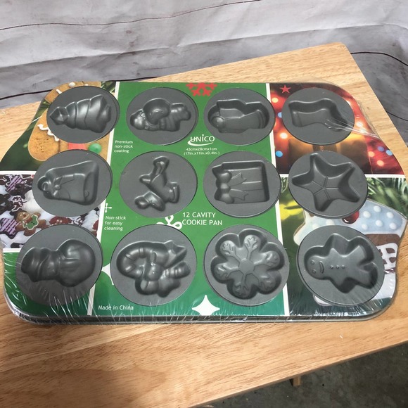 Unico 12 Cavity Christmas Cookie Pan - Picture 2 of 4